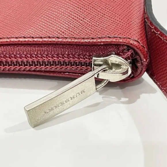 Burberry - Small Shoulder Bag - Picture 7 of 16